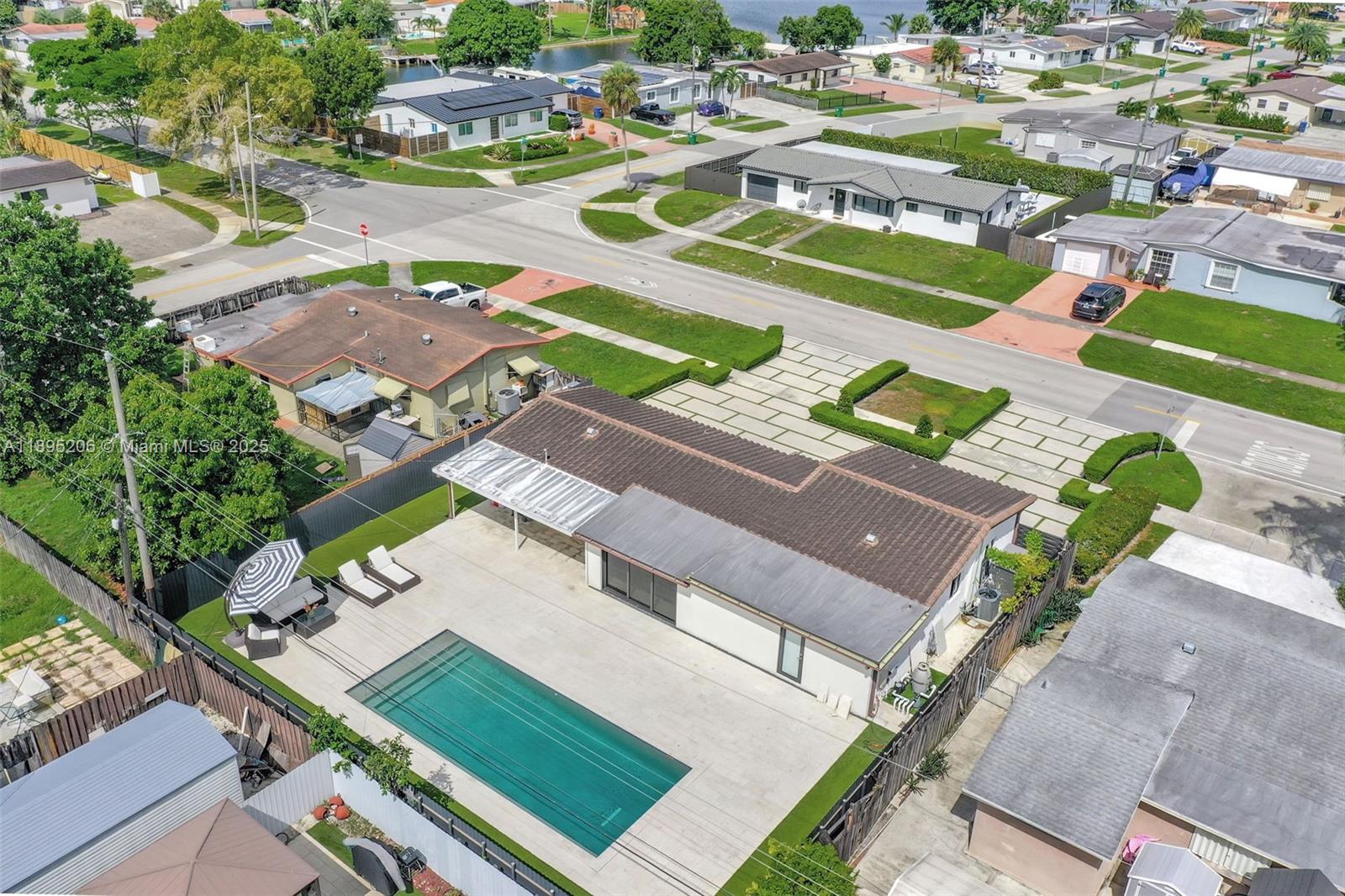 PALM SPRINGS NORTH SEC E - Residential