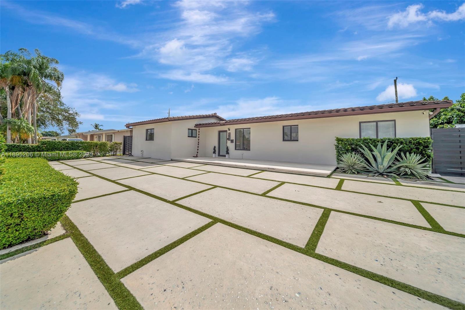PALM SPRINGS NORTH SEC E - Residential