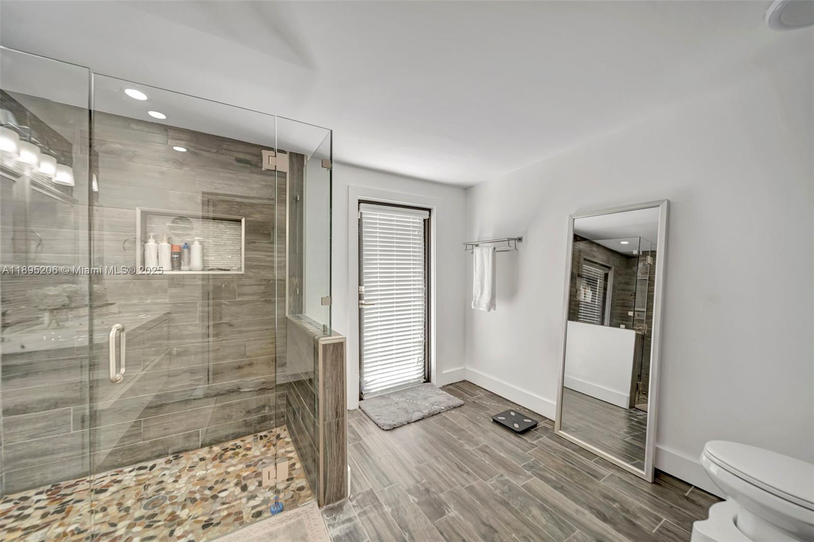 PALM SPRINGS NORTH SEC E - Residential