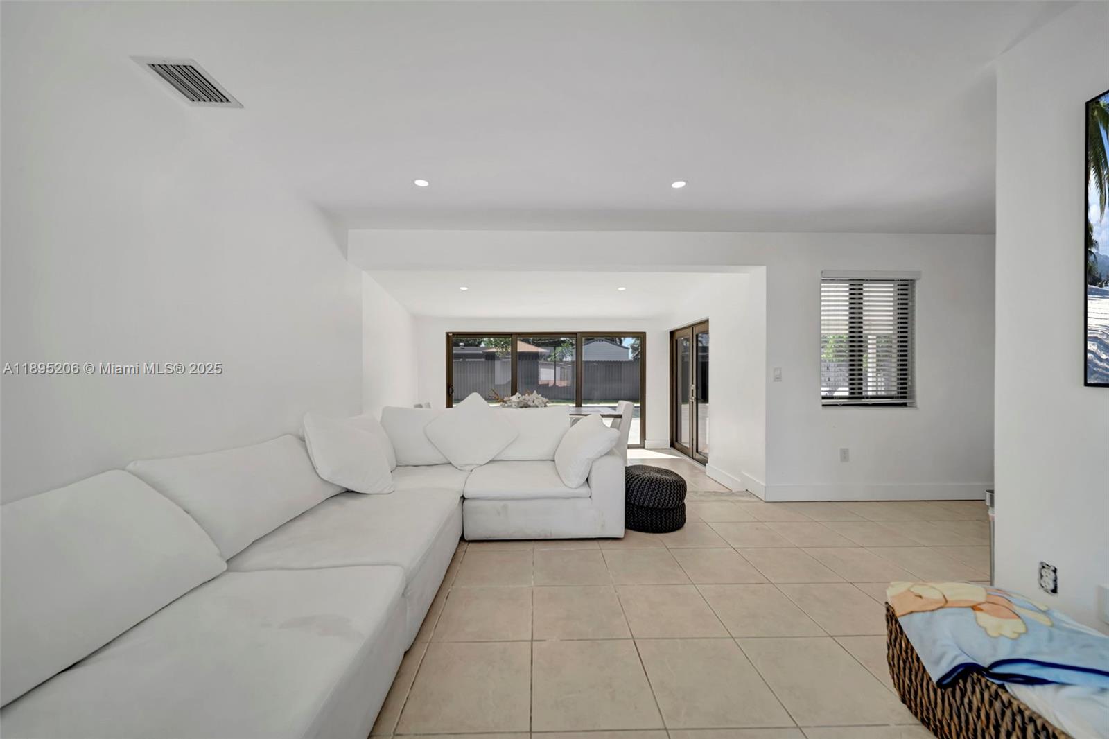 PALM SPRINGS NORTH SEC E - Residential