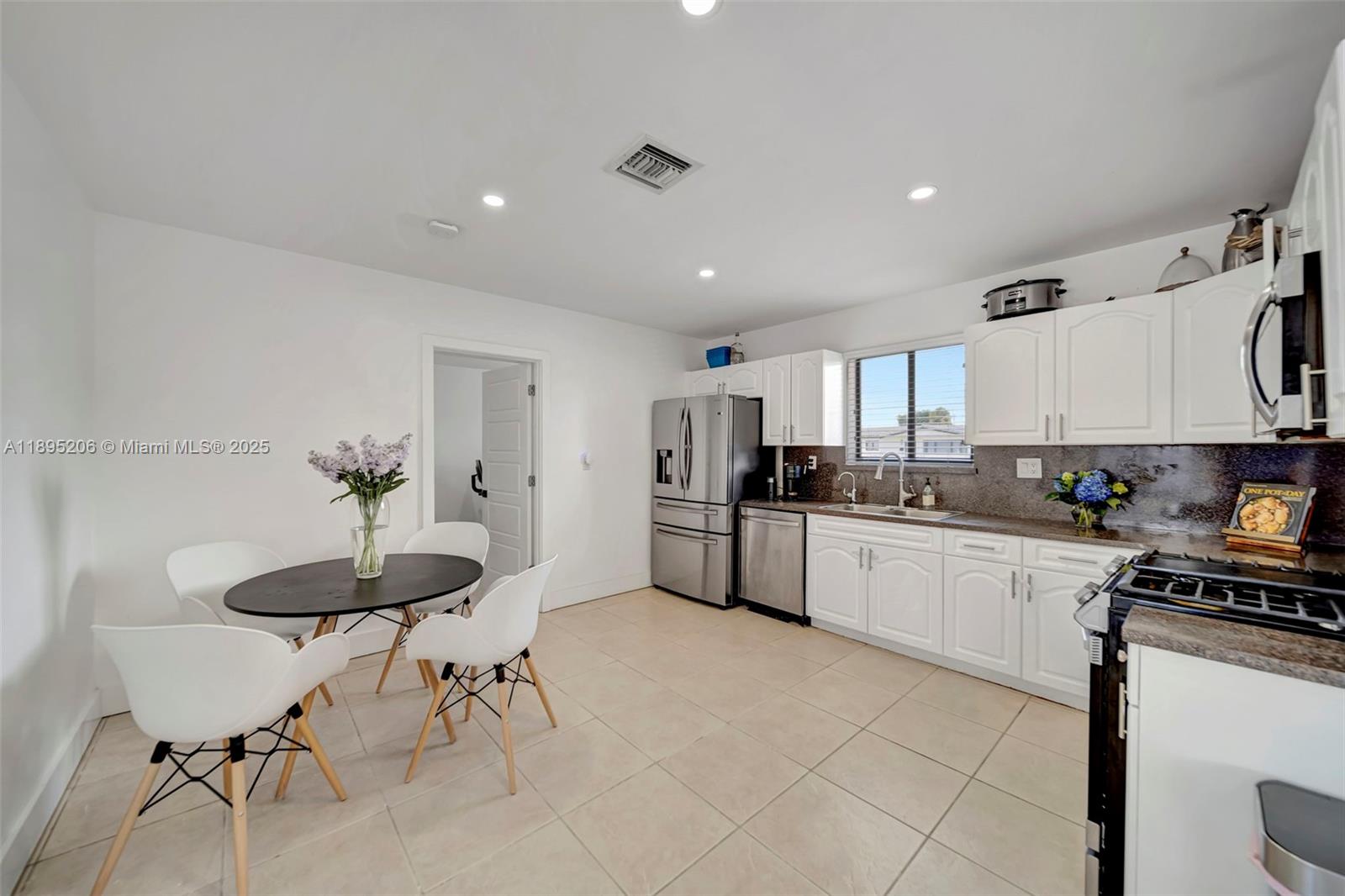 PALM SPRINGS NORTH SEC E - Residential