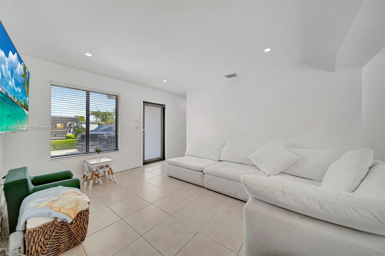 PALM SPRINGS NORTH SEC E - Residential