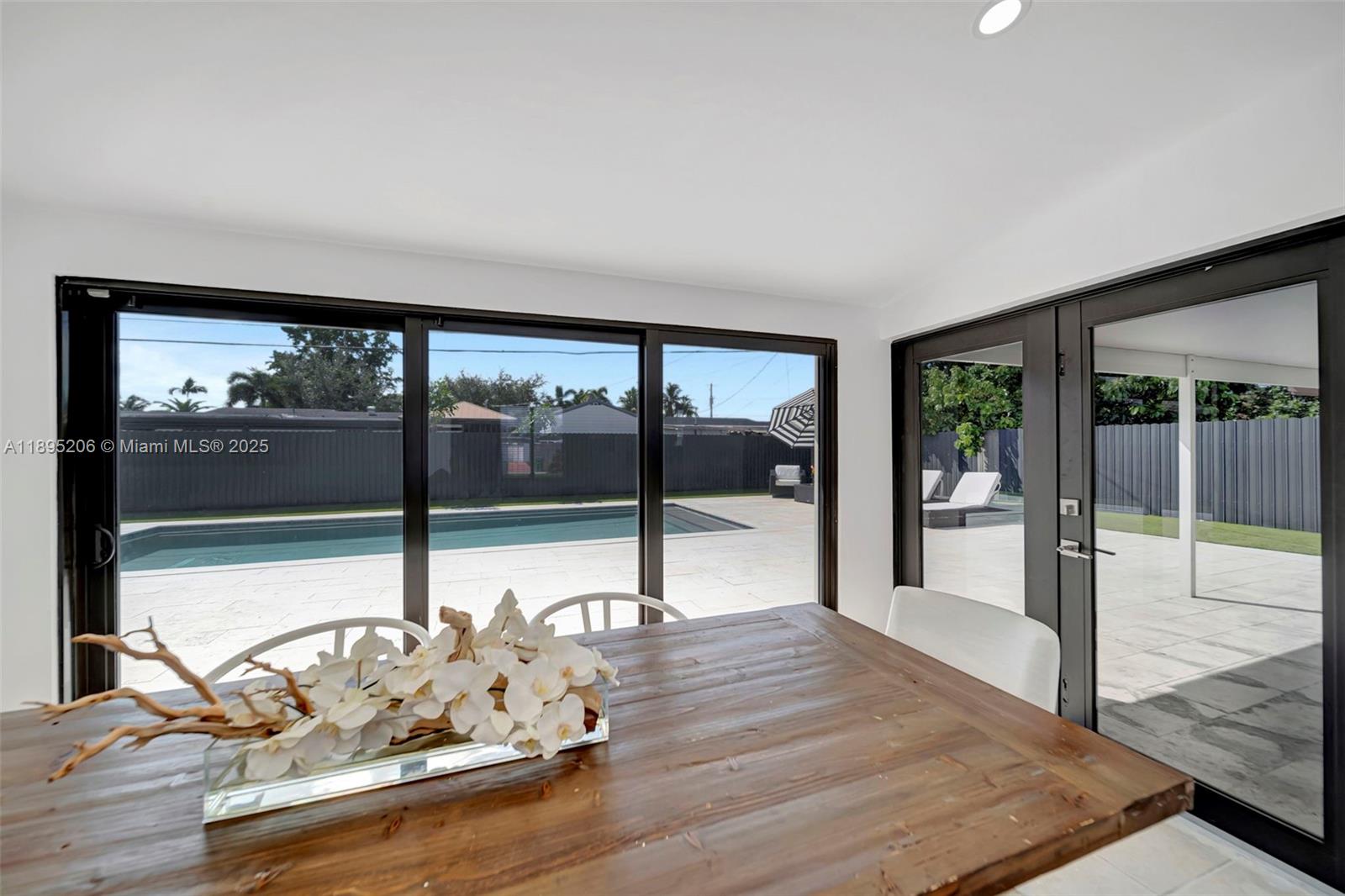PALM SPRINGS NORTH SEC E - Residential