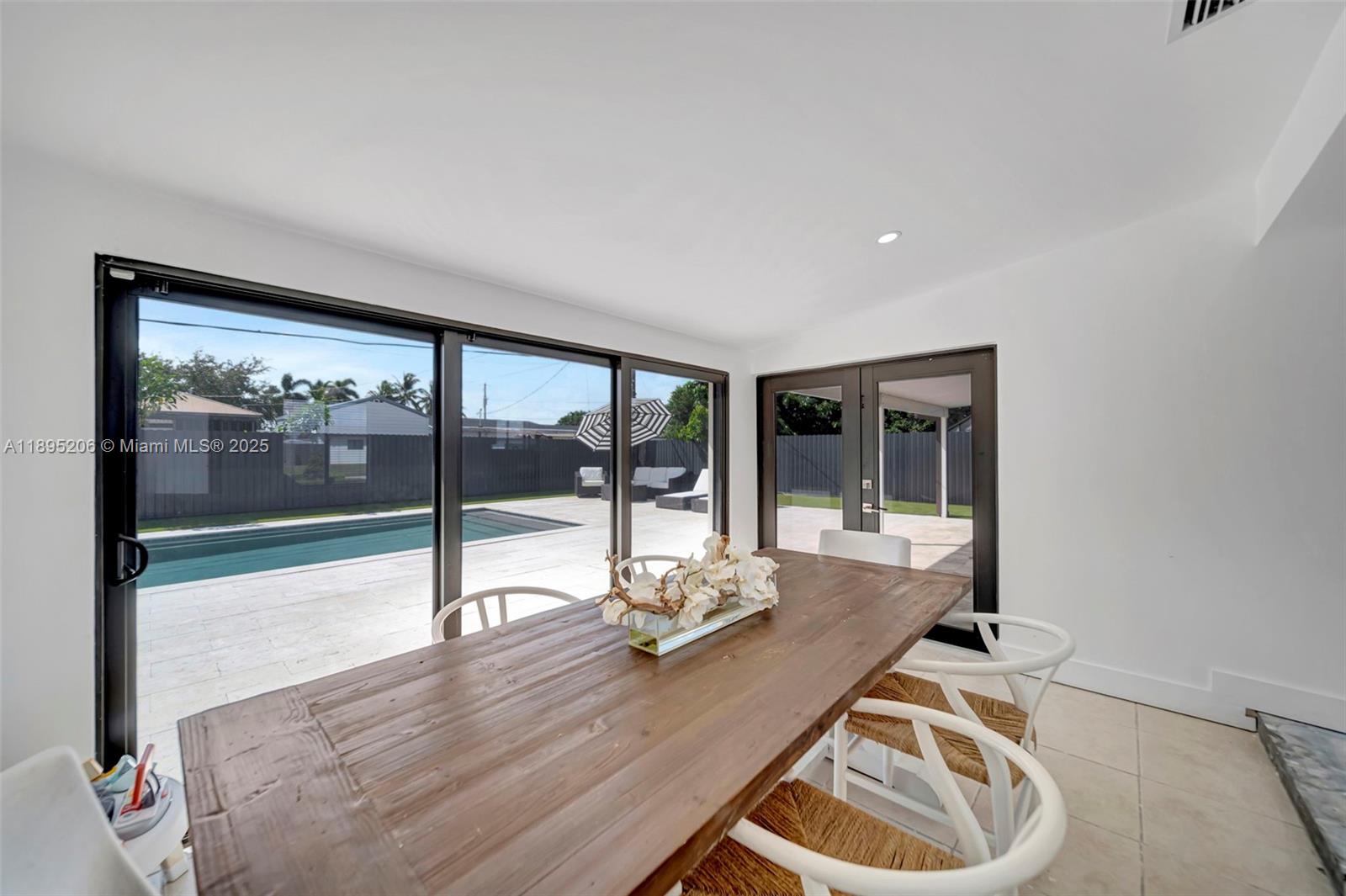 PALM SPRINGS NORTH SEC E - Residential
