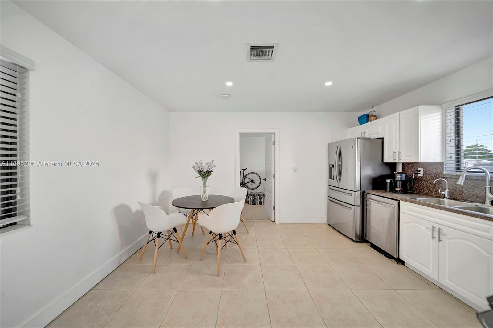 PALM SPRINGS NORTH SEC E - Residential