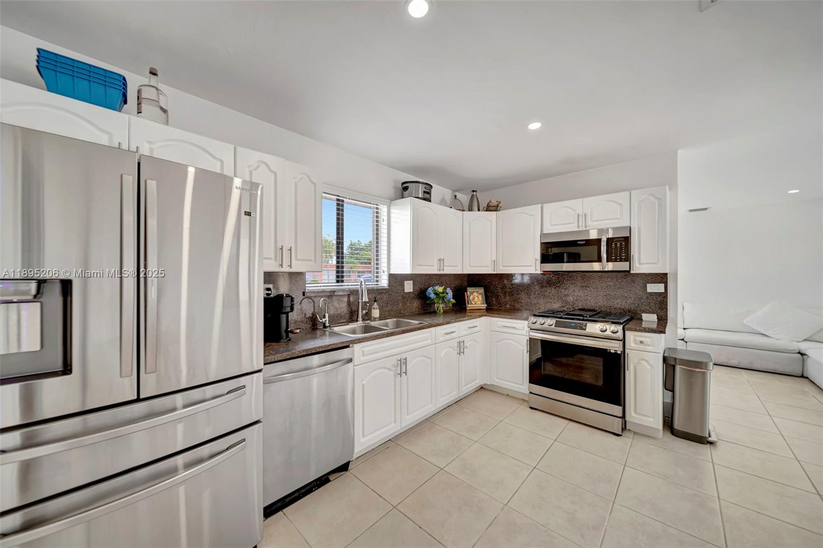 PALM SPRINGS NORTH SEC E - Residential