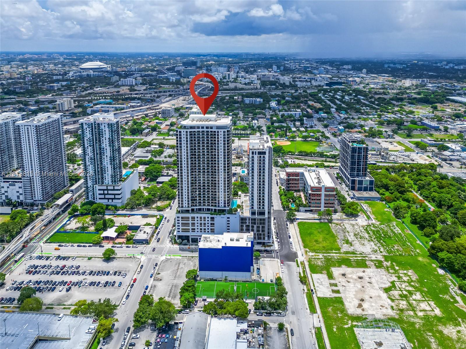 CANVAS CONDO - Residential