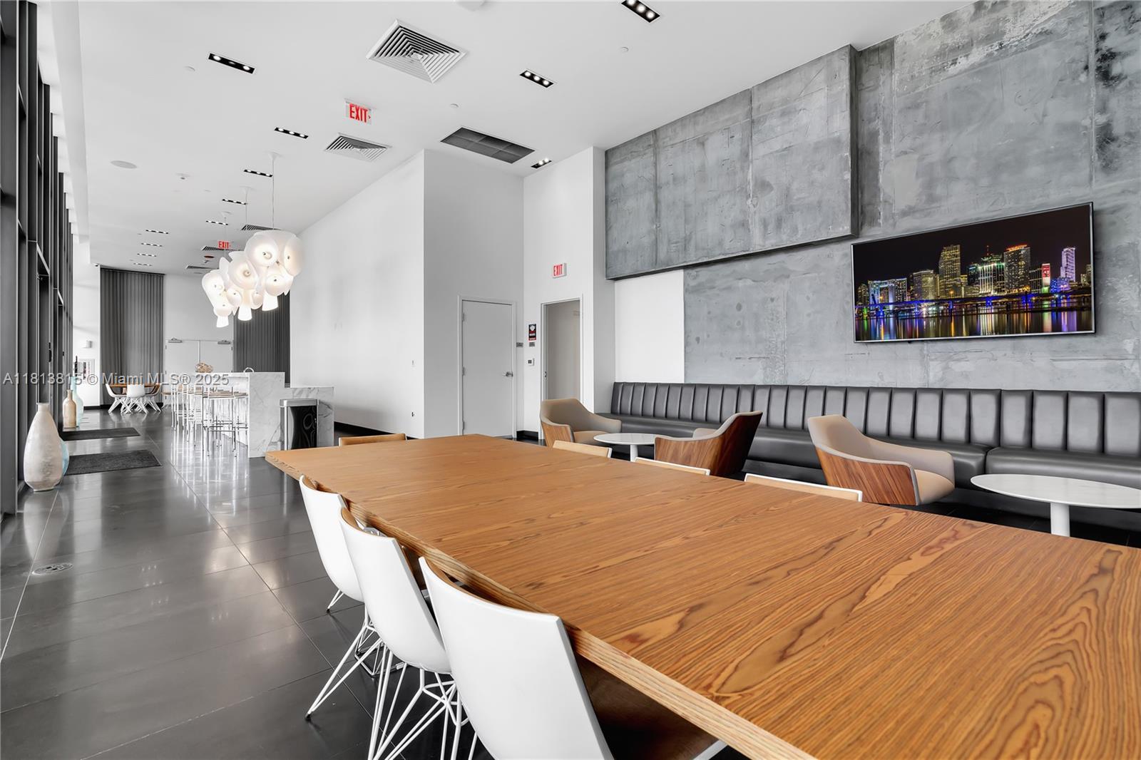 CANVAS CONDO - Residential