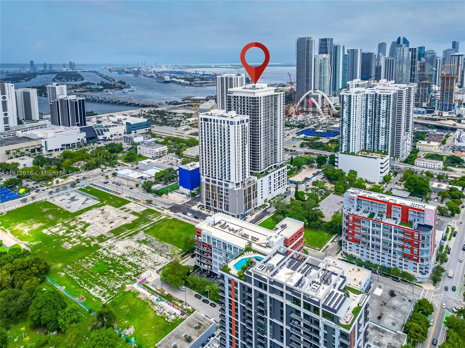 CANVAS CONDO - Residential