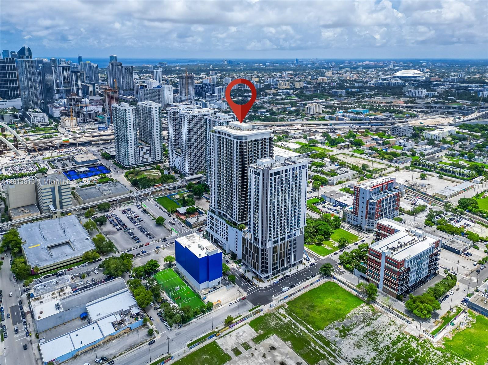 CANVAS CONDO - Residential