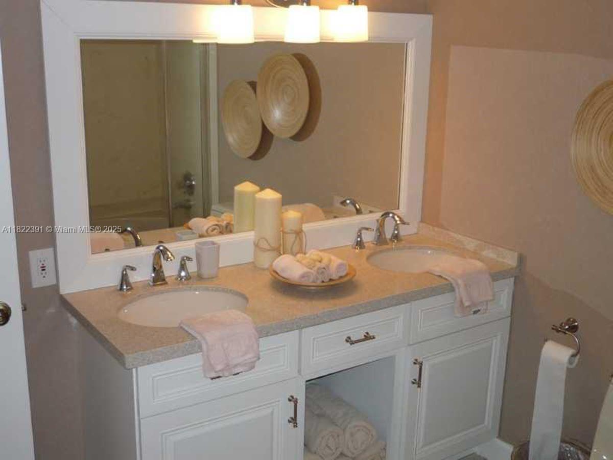 FAIRVIEW HOUSE CONDO - Residential