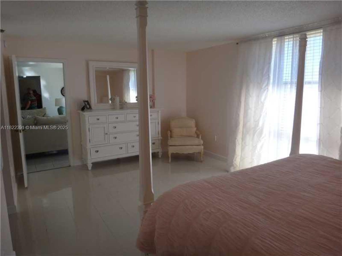FAIRVIEW HOUSE CONDO - Residential