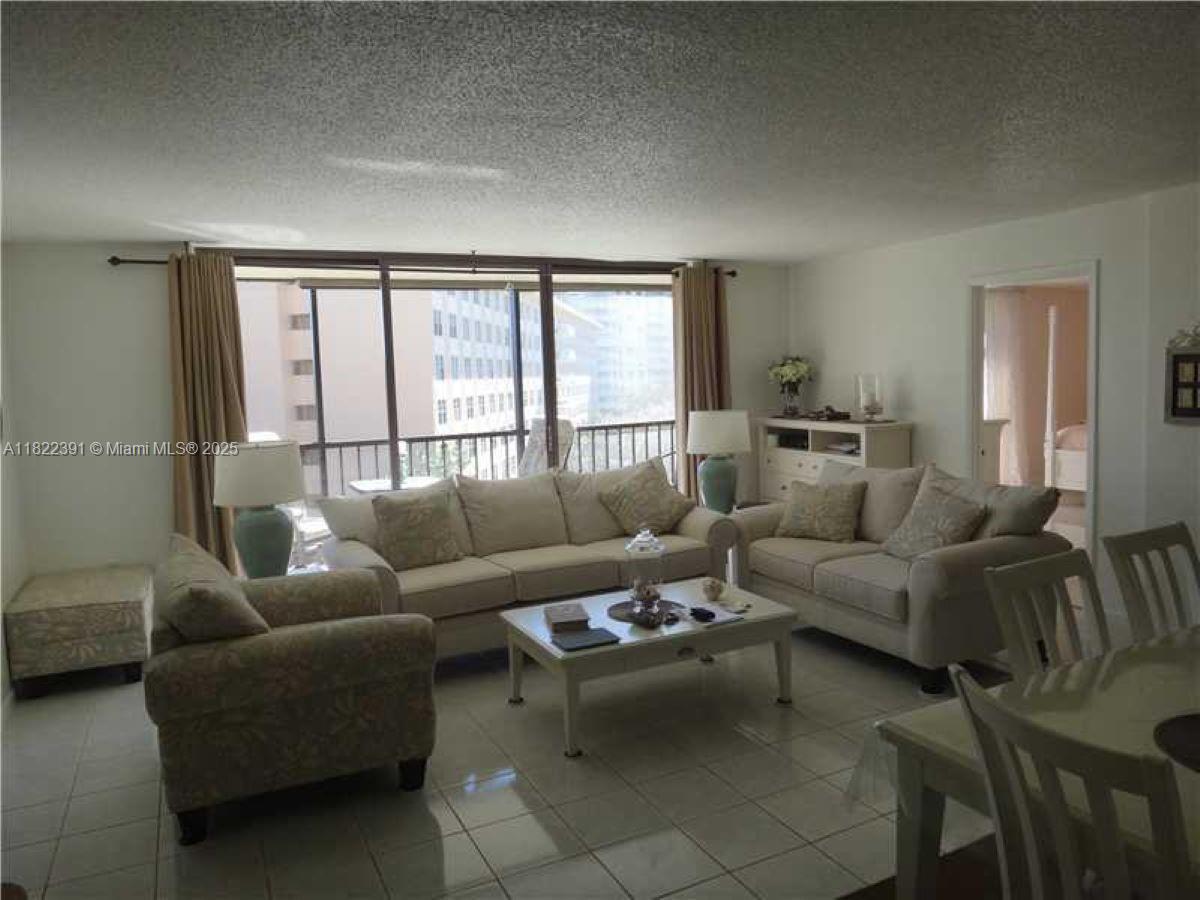 FAIRVIEW HOUSE CONDO - Residential