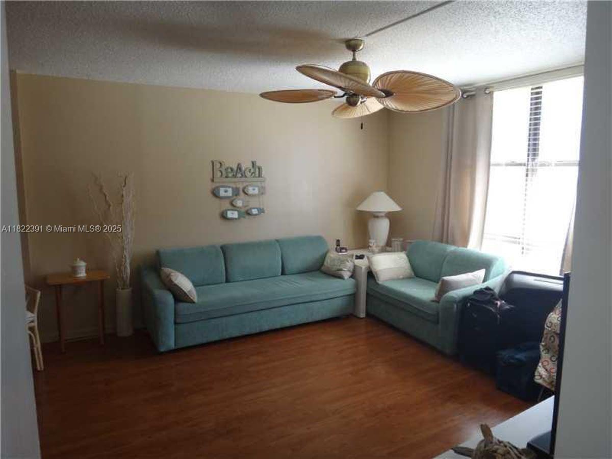 FAIRVIEW HOUSE CONDO - Residential
