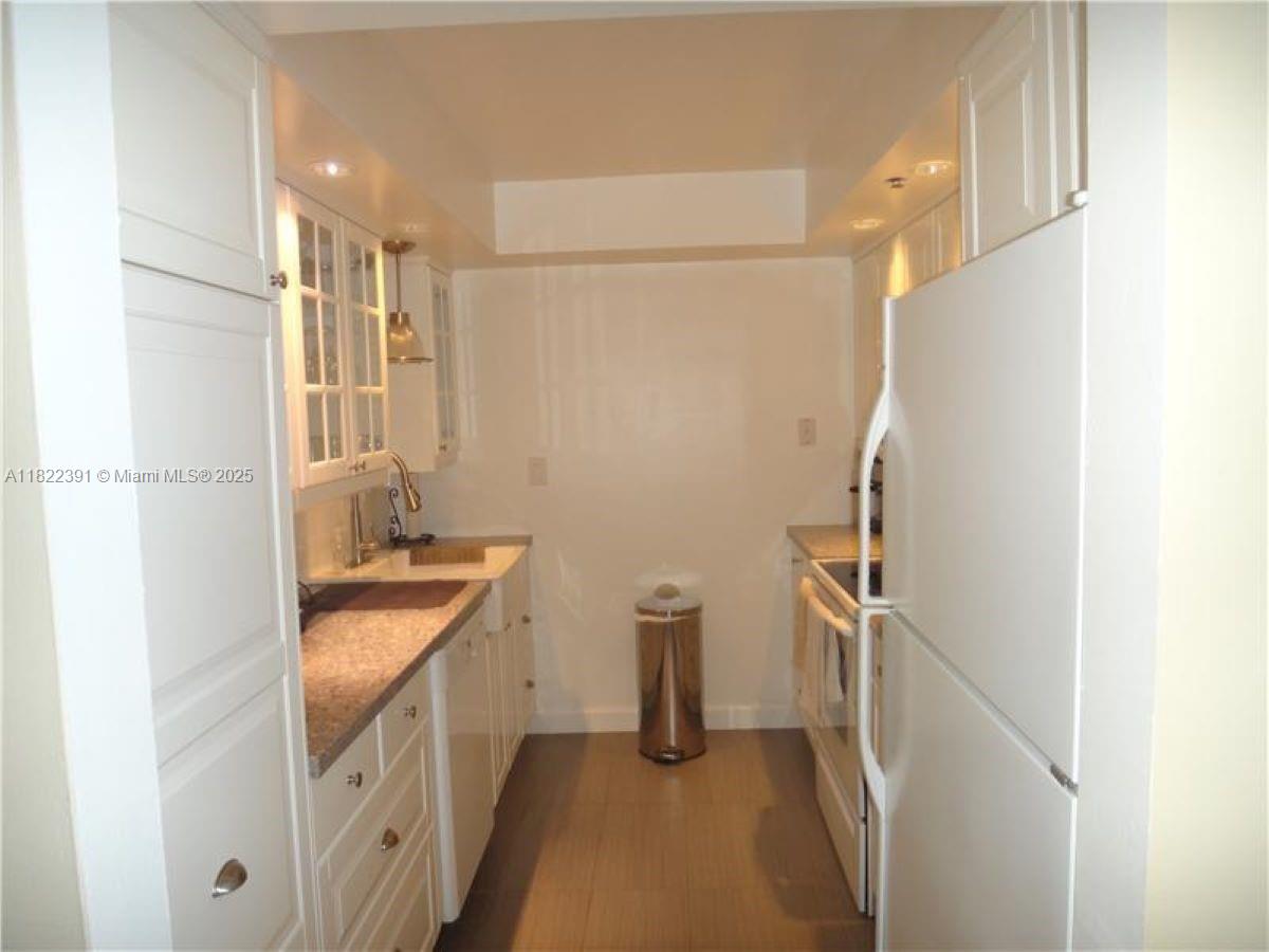 FAIRVIEW HOUSE CONDO - Residential