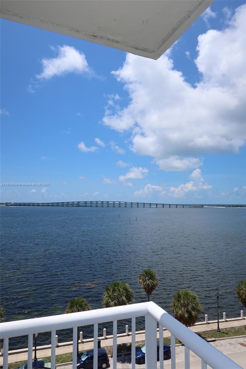 Rental Property at 1440 Brickell Bay Dr 702, Miami, Broward County, Florida - Bedrooms: 2 
Bathrooms: 2  - $5,000 MO.