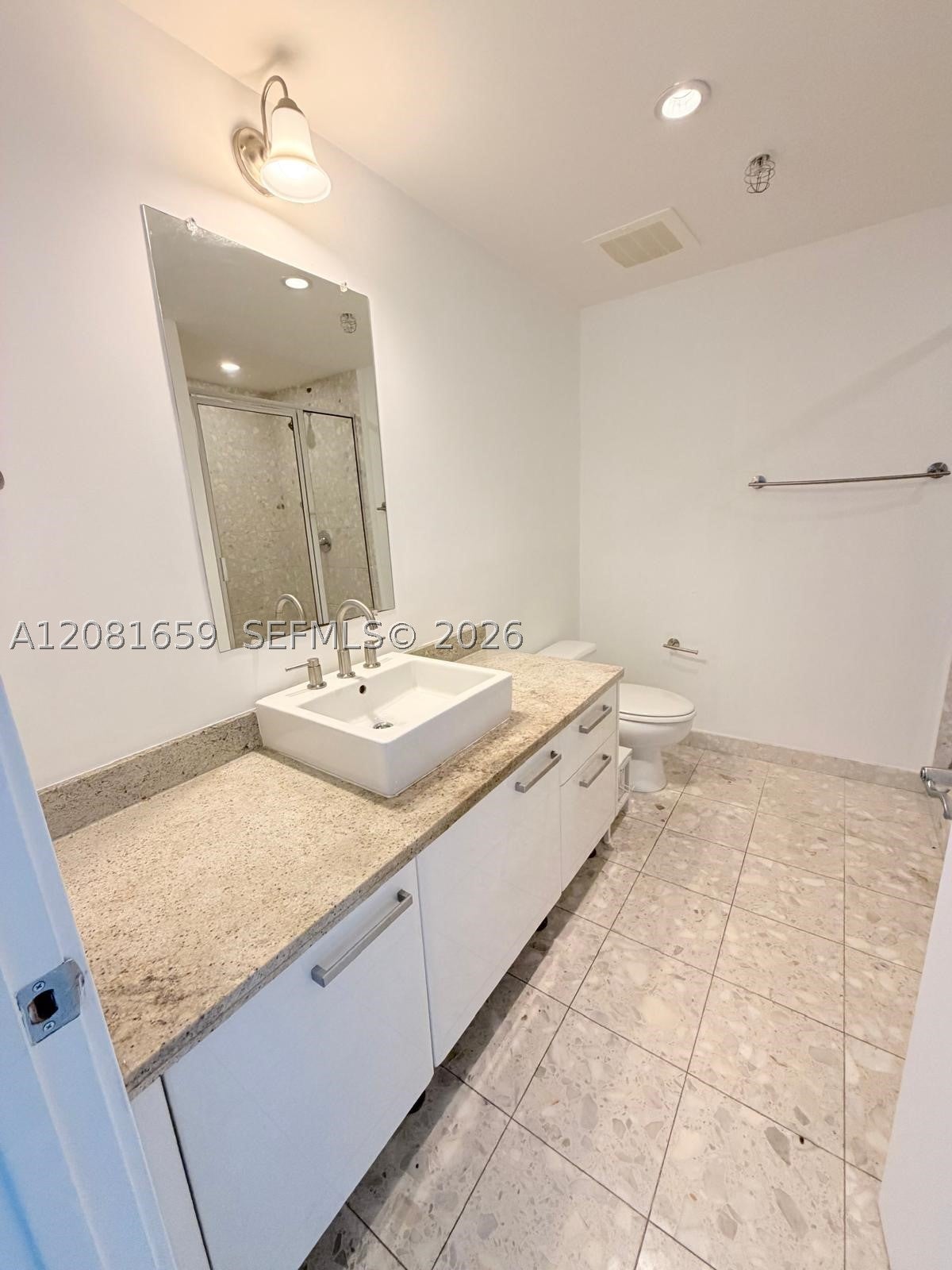 185 SW 7th St 2600
