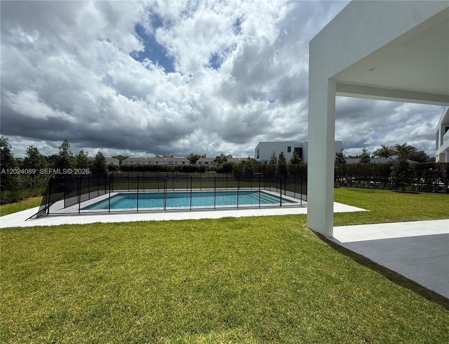 WESTON ESTATES - Residential Lease