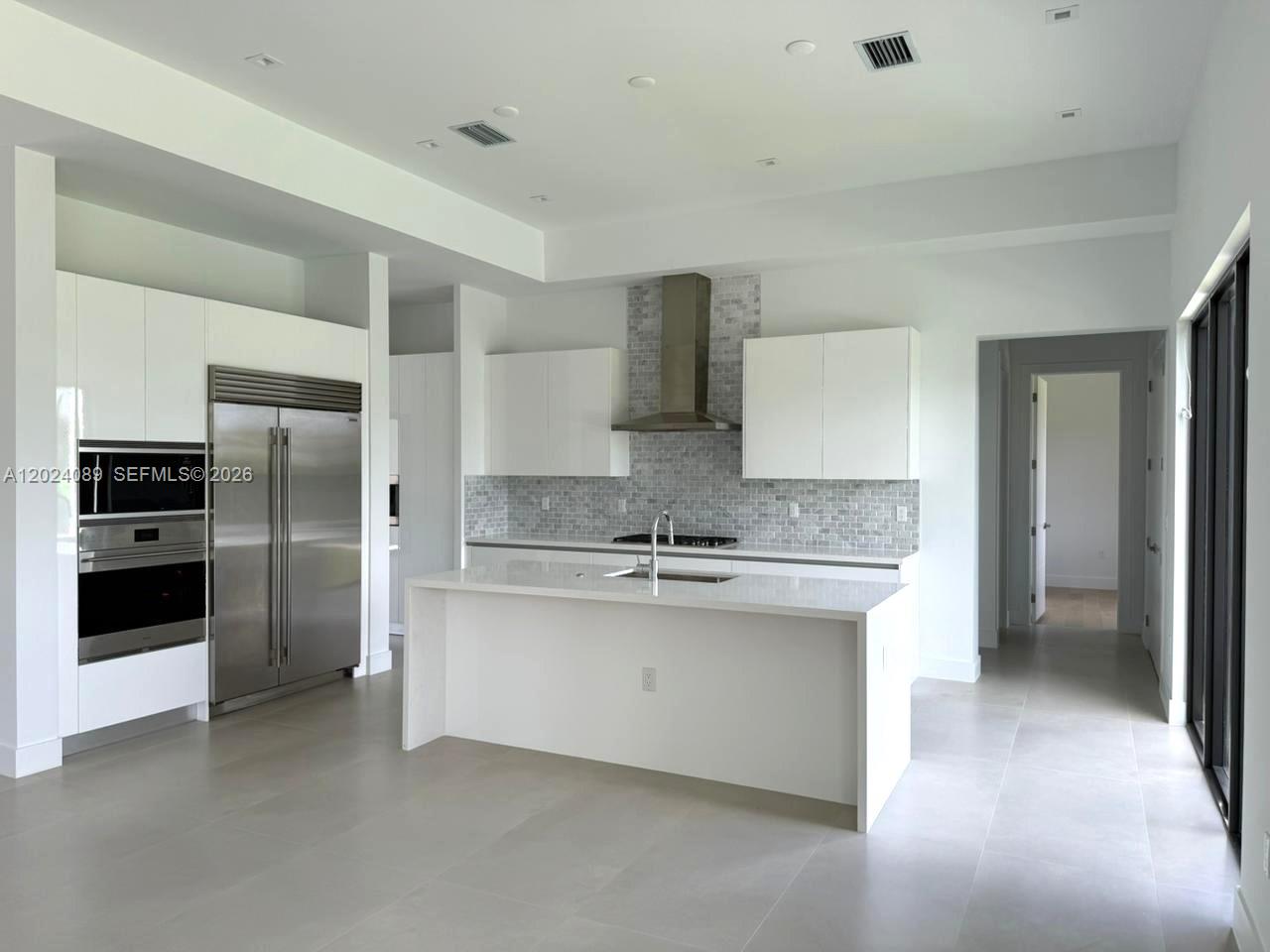WESTON ESTATES - Residential Lease