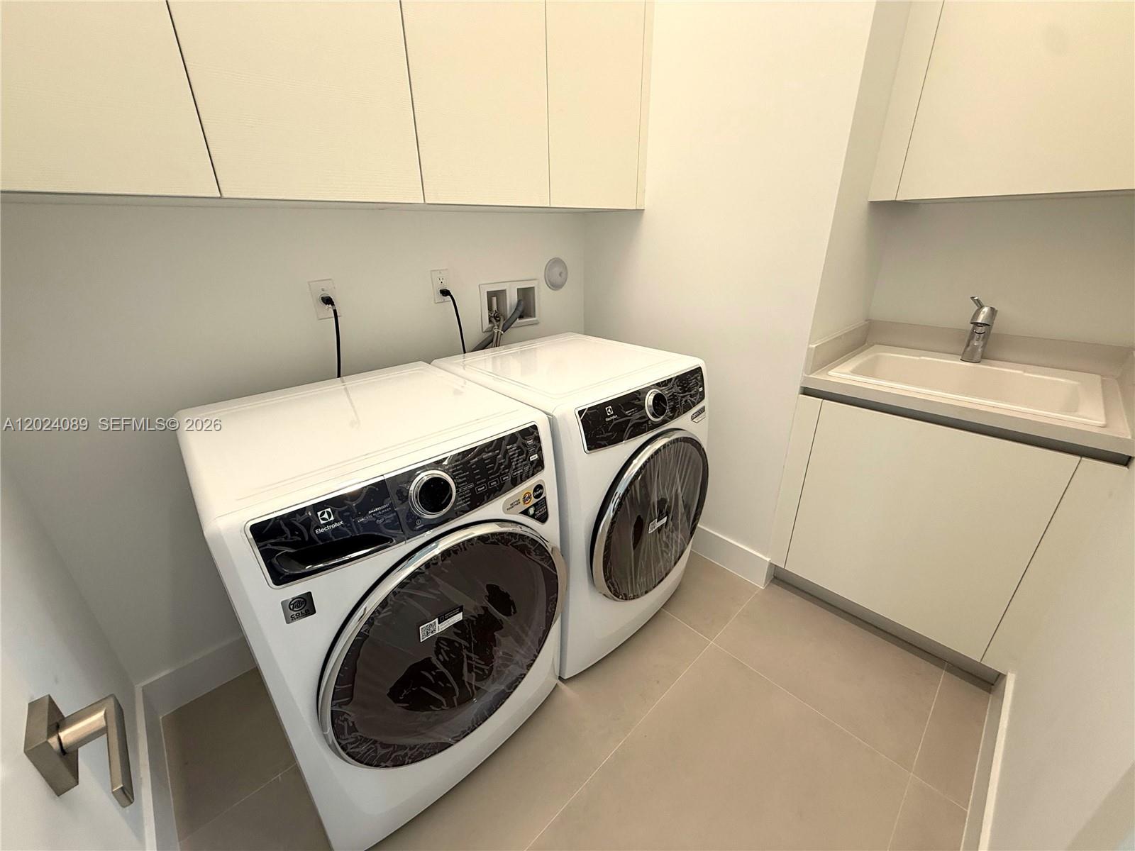 WESTON ESTATES - Residential Lease