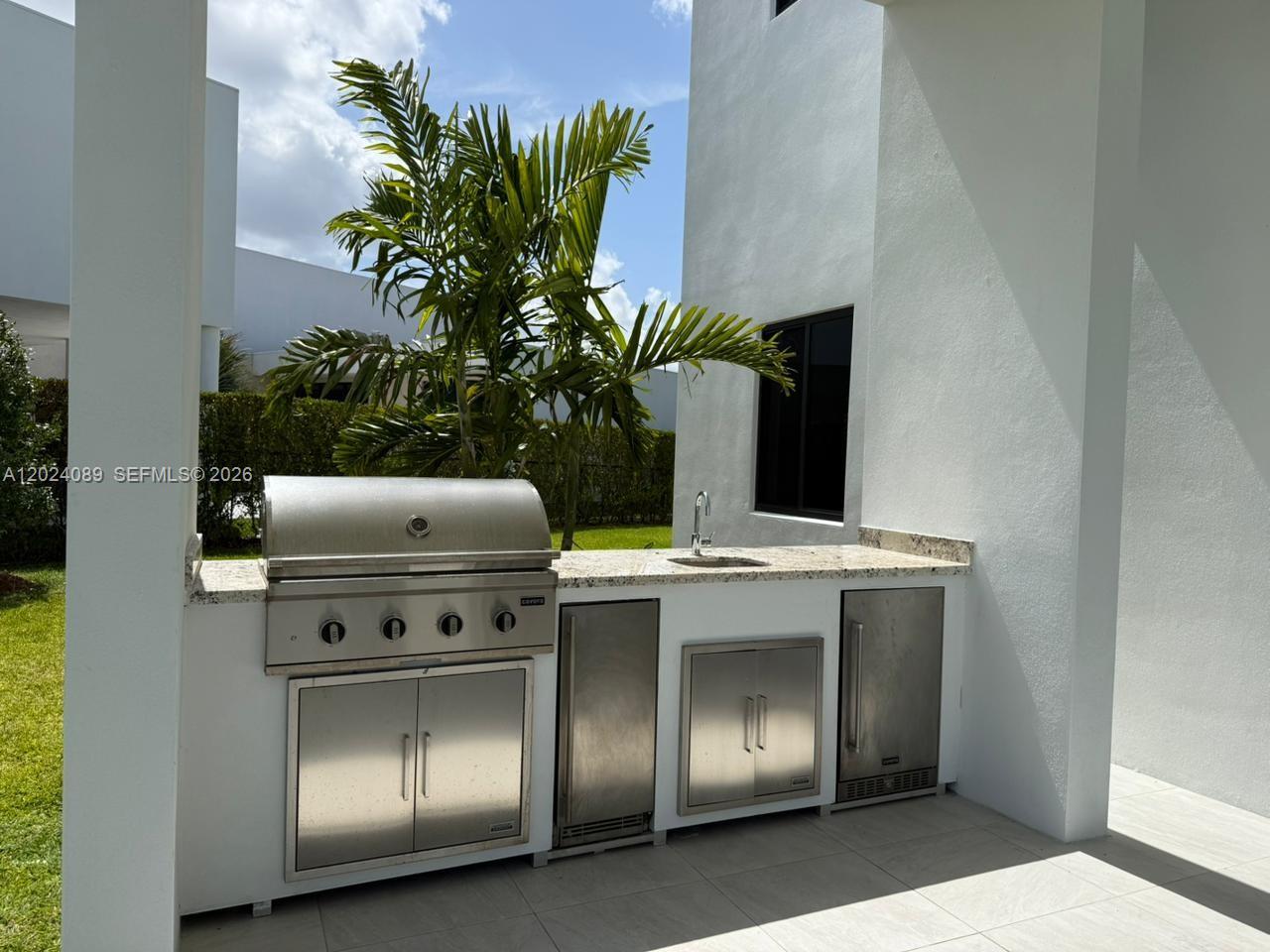 WESTON ESTATES - Residential Lease
