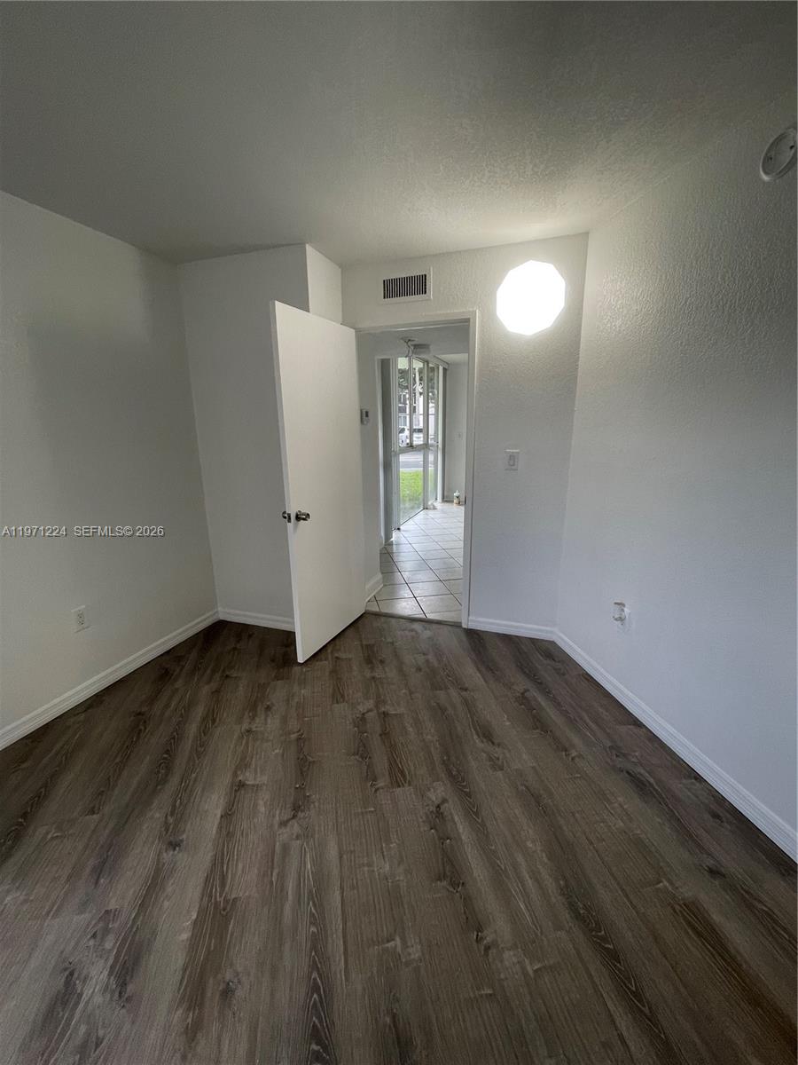 LAS BRISAS@ COUNTRY CLUB - Residential