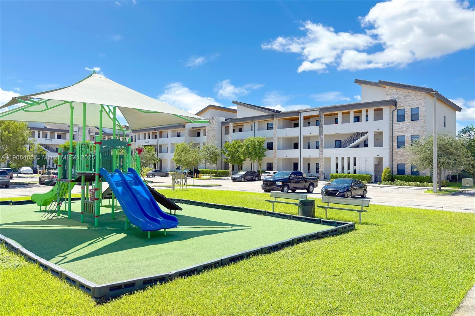 GRAND BAY SOUTH VILLAS - Residential Lease