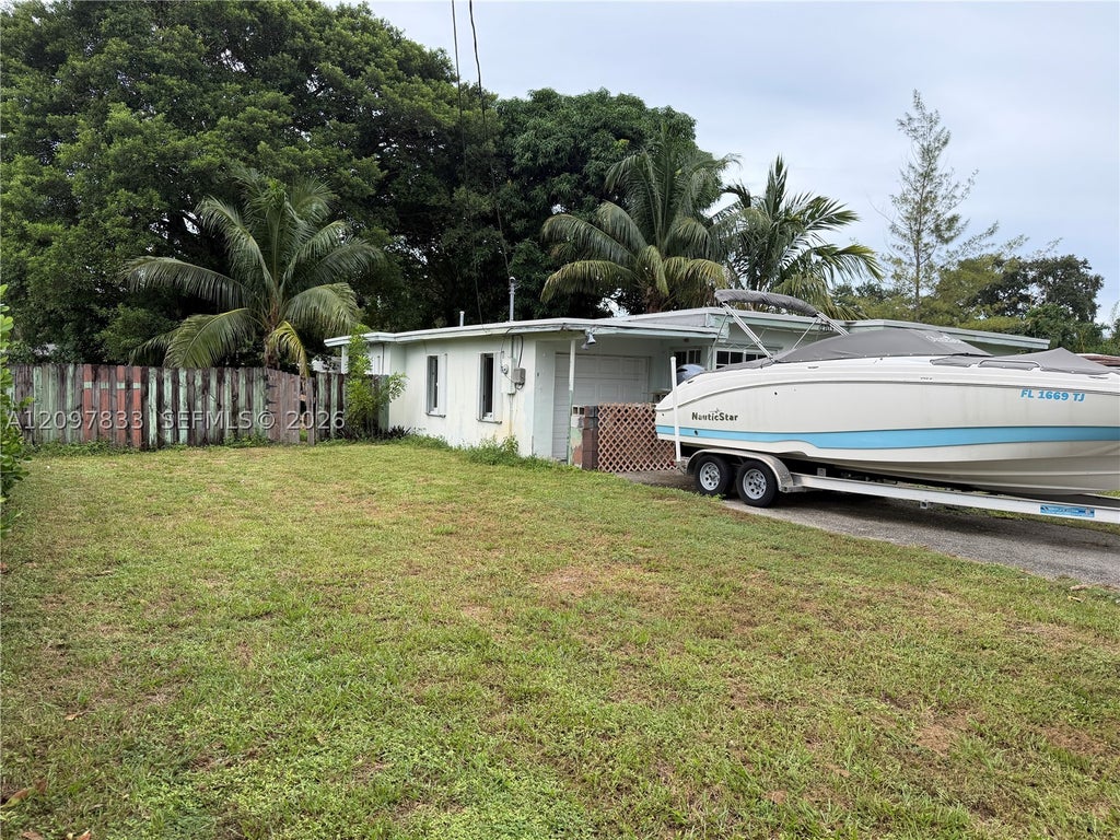 Photo of 2703 Hayes St, Hollywood, FL 33020 (MLS # A12097833)