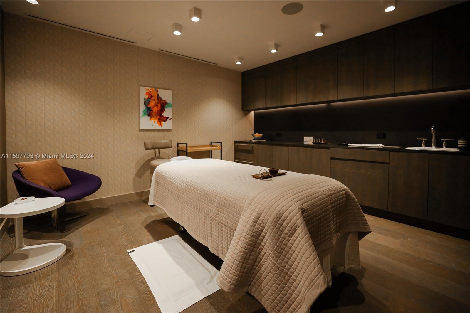 ONE THOUSAND MUSEUM CONDO - Residential