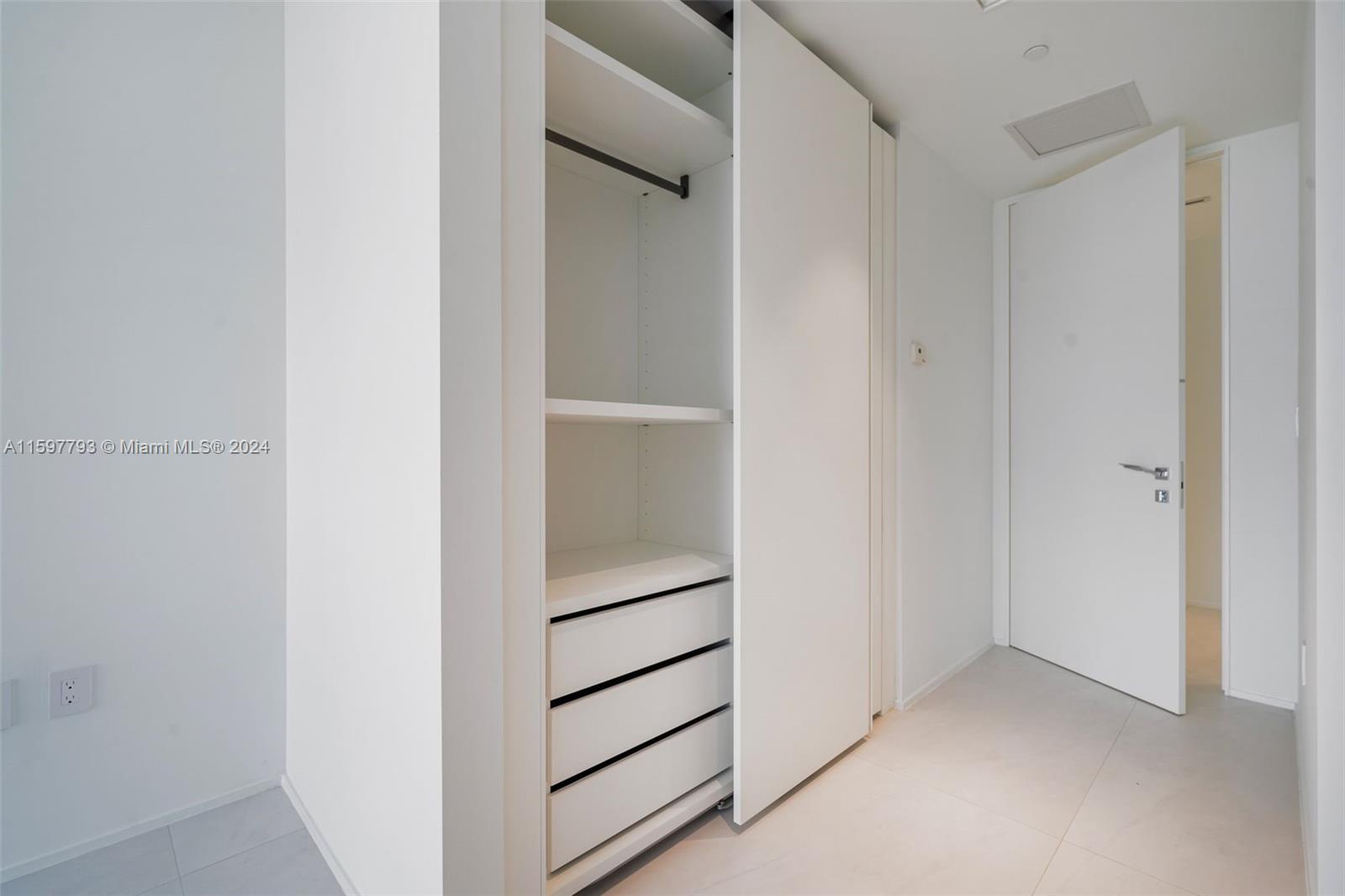 ONE THOUSAND MUSEUM CONDO - Residential