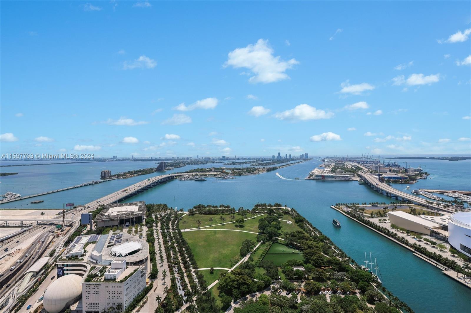 ONE THOUSAND MUSEUM CONDO - Residential