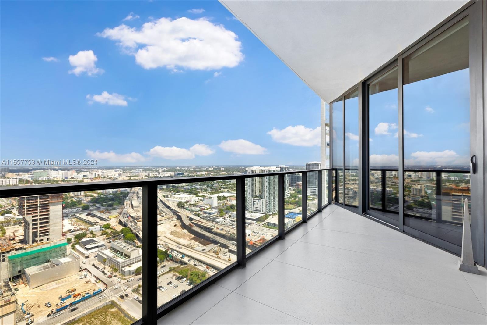 ONE THOUSAND MUSEUM CONDO - Residential