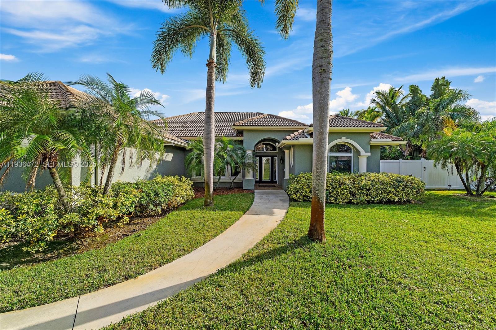 4803 SW Lake Grove Cir