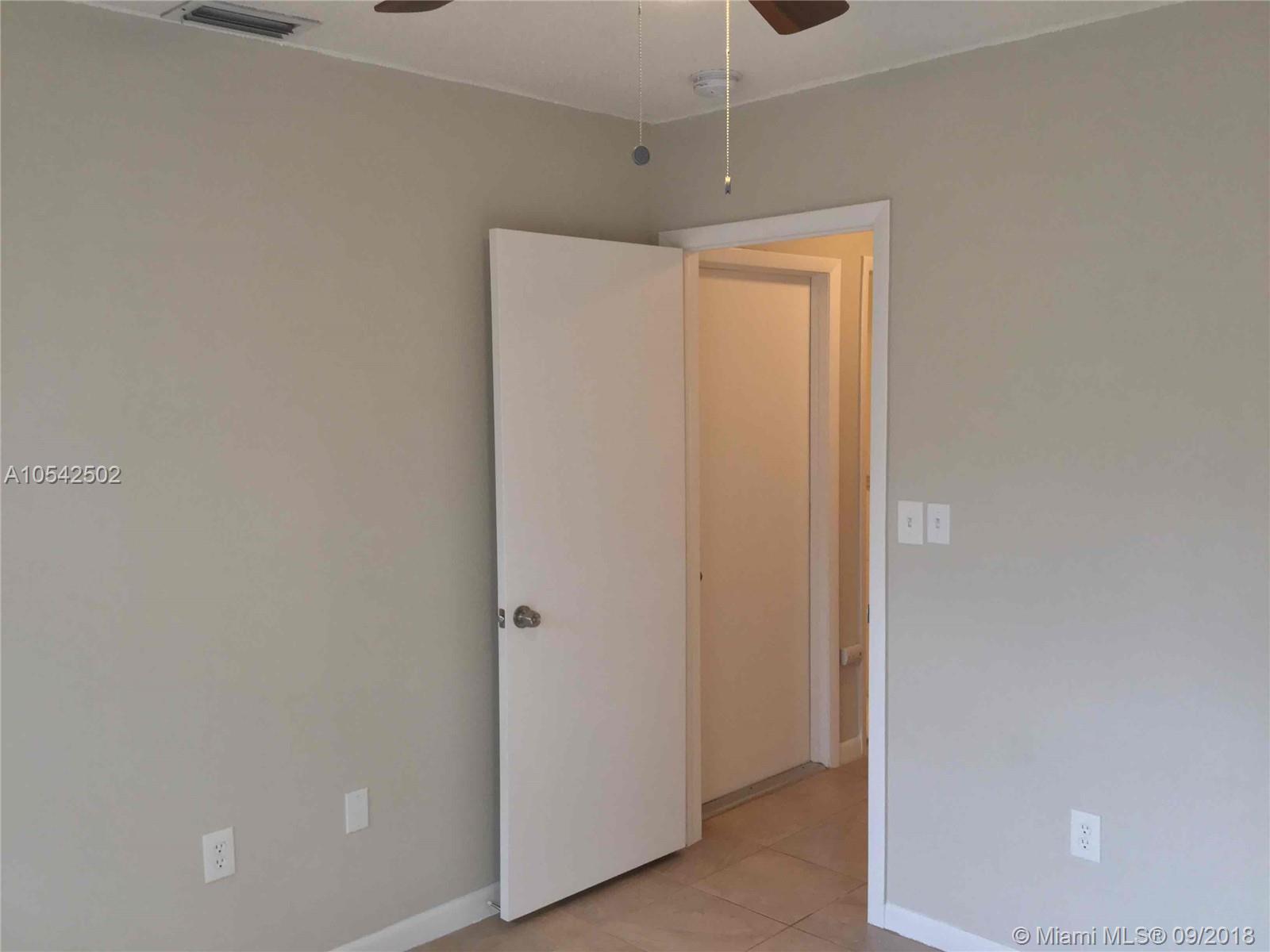 THE MOORS TOWNHOUSES - Residential Lease