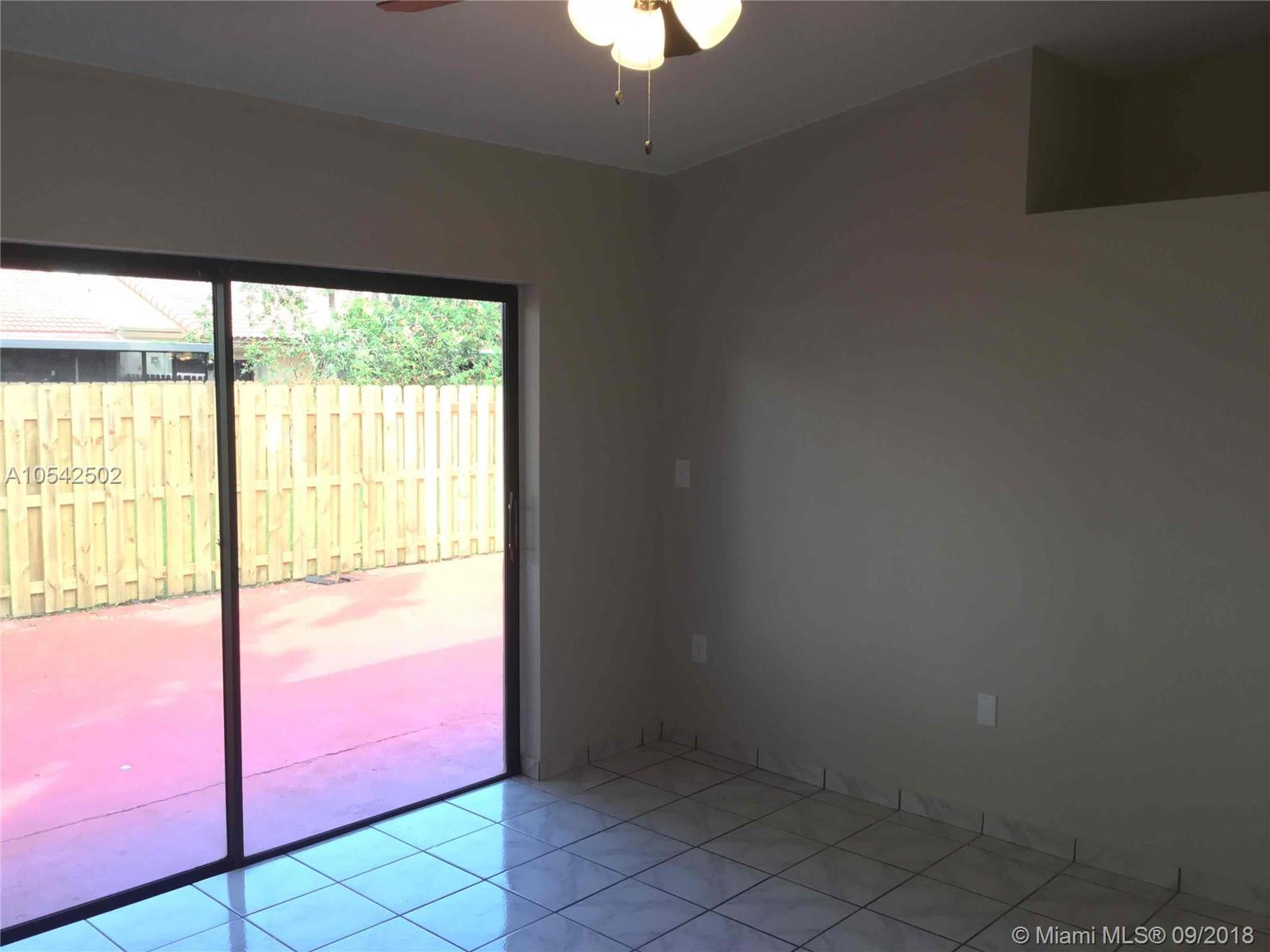 THE MOORS TOWNHOUSES - Residential Lease