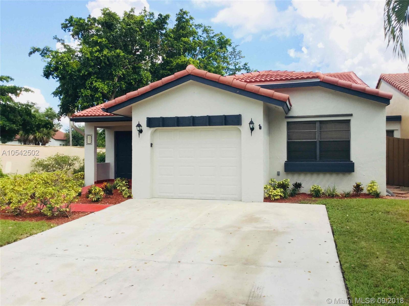 THE MOORS TOWNHOUSES - Residential Lease