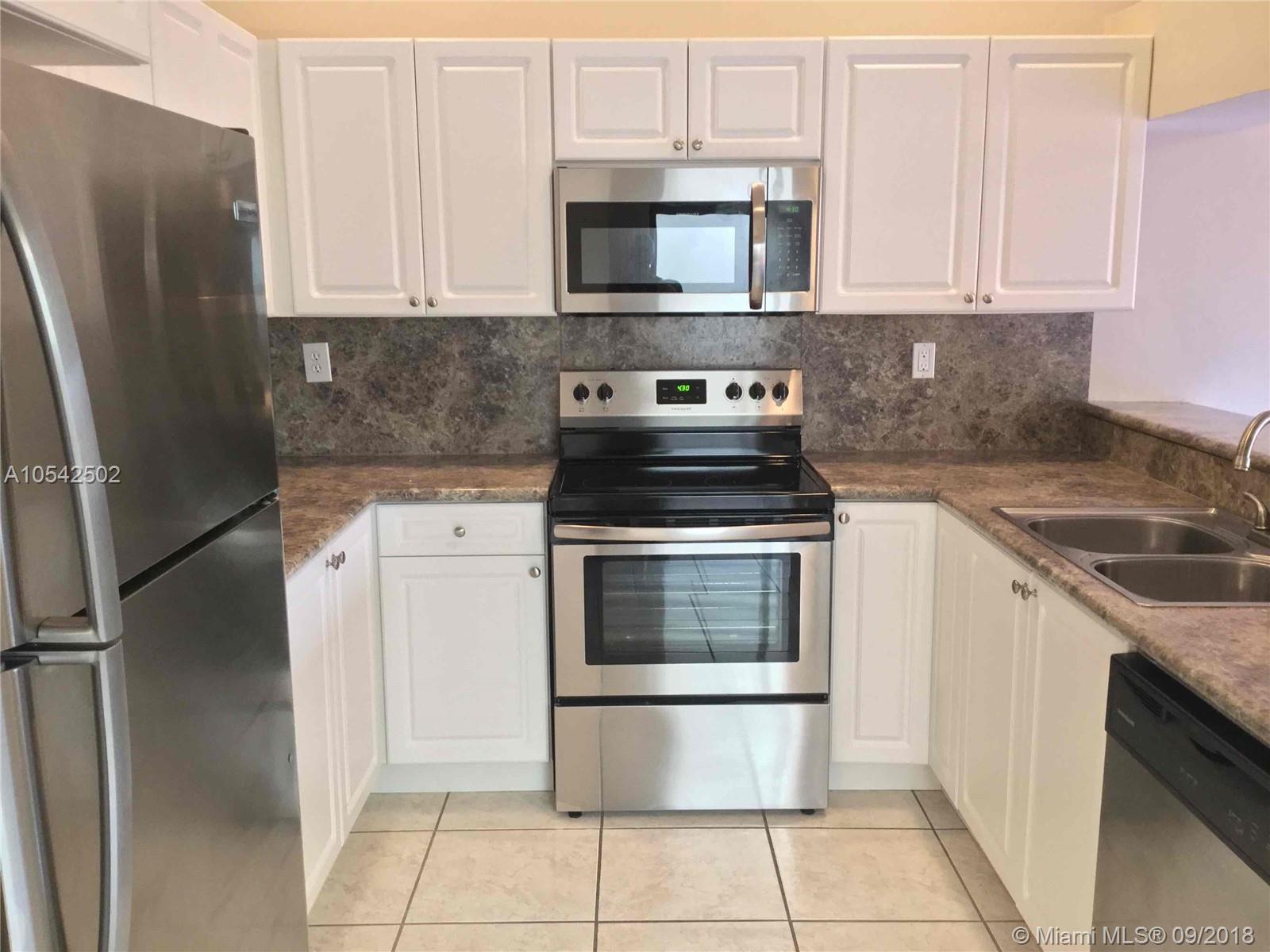 THE MOORS TOWNHOUSES - Residential Lease