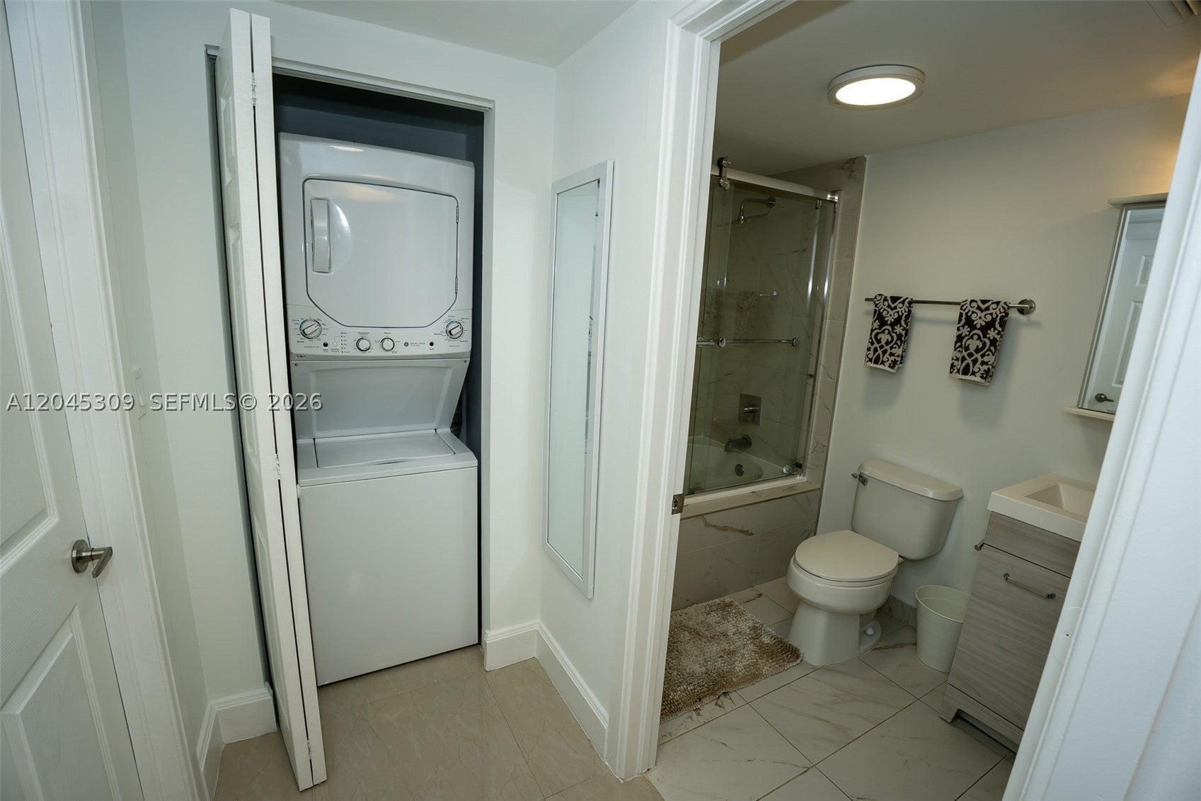 2951 S Bayshore Dr 716