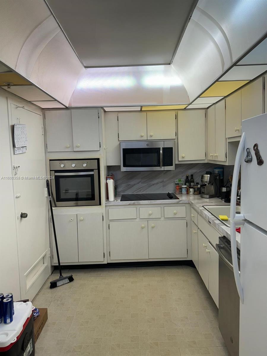 COASTAL TOWERS CONDO - Residential