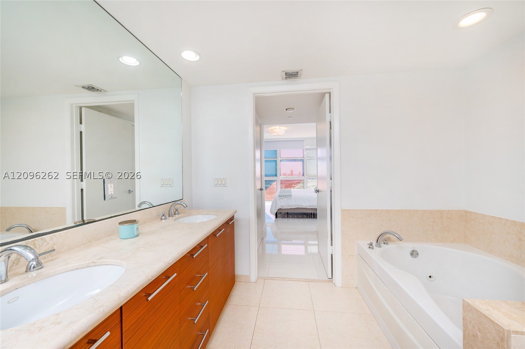 50 Biscayne Blvd 3906