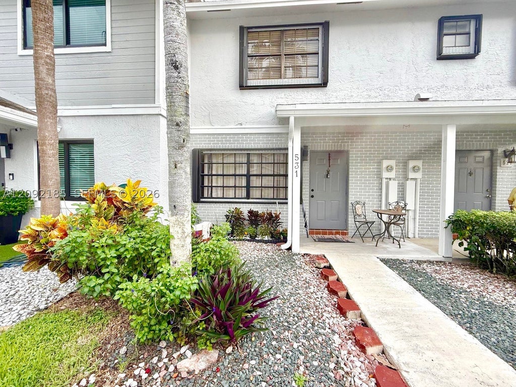 Photo of 531 NW 103rd Ter, Pembroke Pines, FL 33026 (MLS # A12092185)