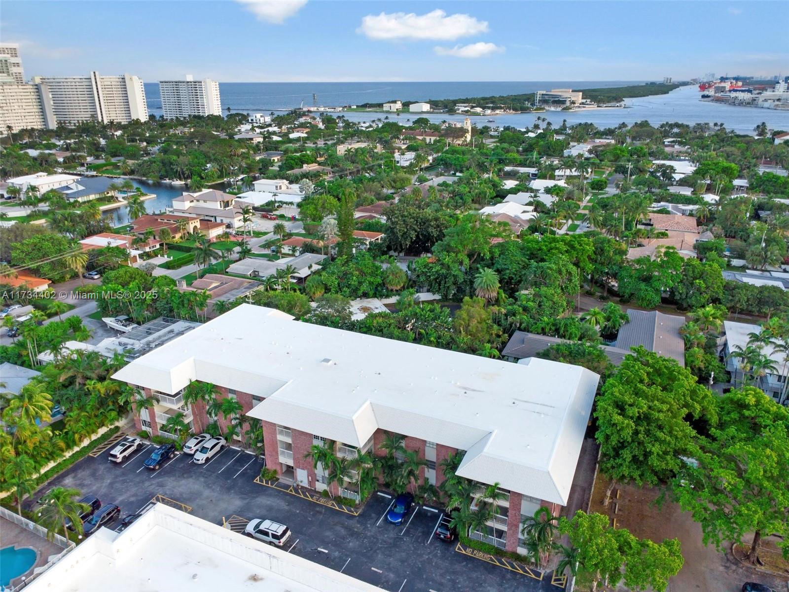 2424 SE 17th Cswy 207B