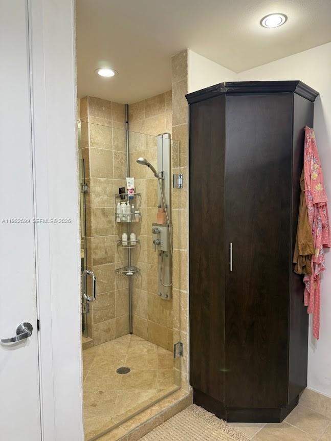 TRUMP ROYALE CONDO - Residential Lease