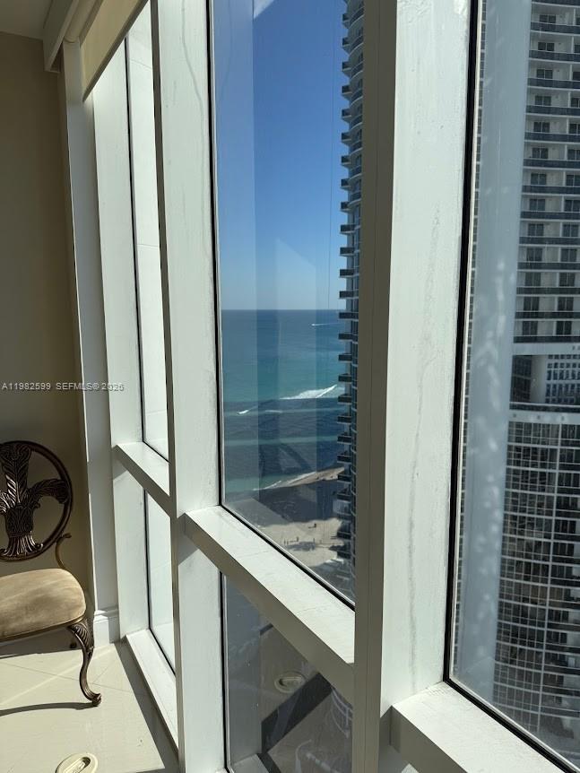 TRUMP ROYALE CONDO - Residential Lease