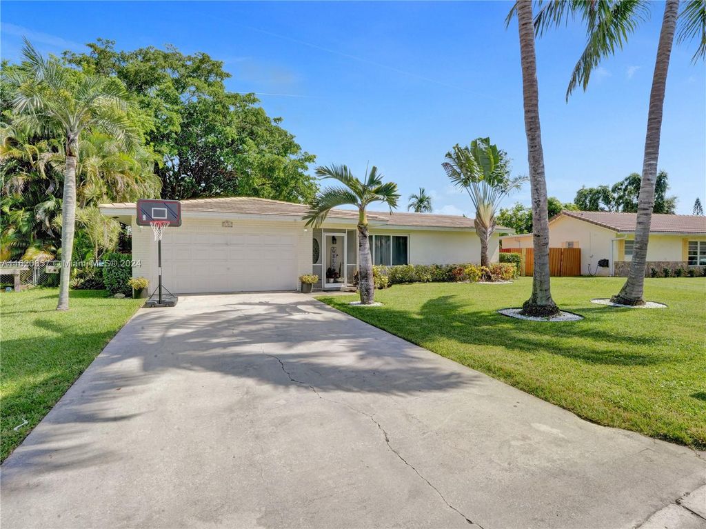 Photo of 11261 NW 40th St, Coral Springs, FL 33065 (MLS # A11620857)