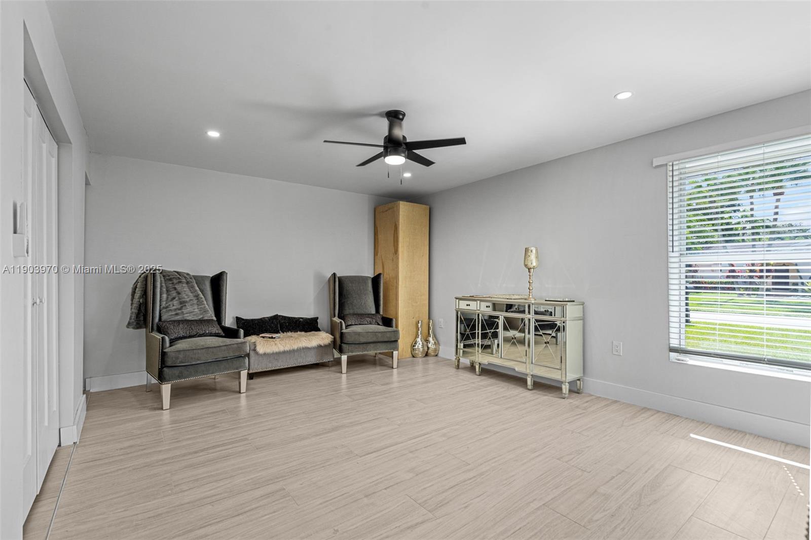 WEITZER SHAUNA MEADOWS SE - Residential