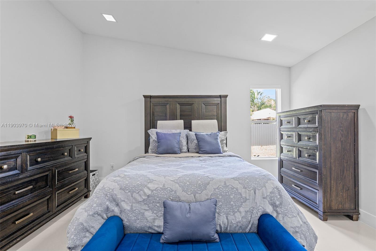 WEITZER SHAUNA MEADOWS SE - Residential