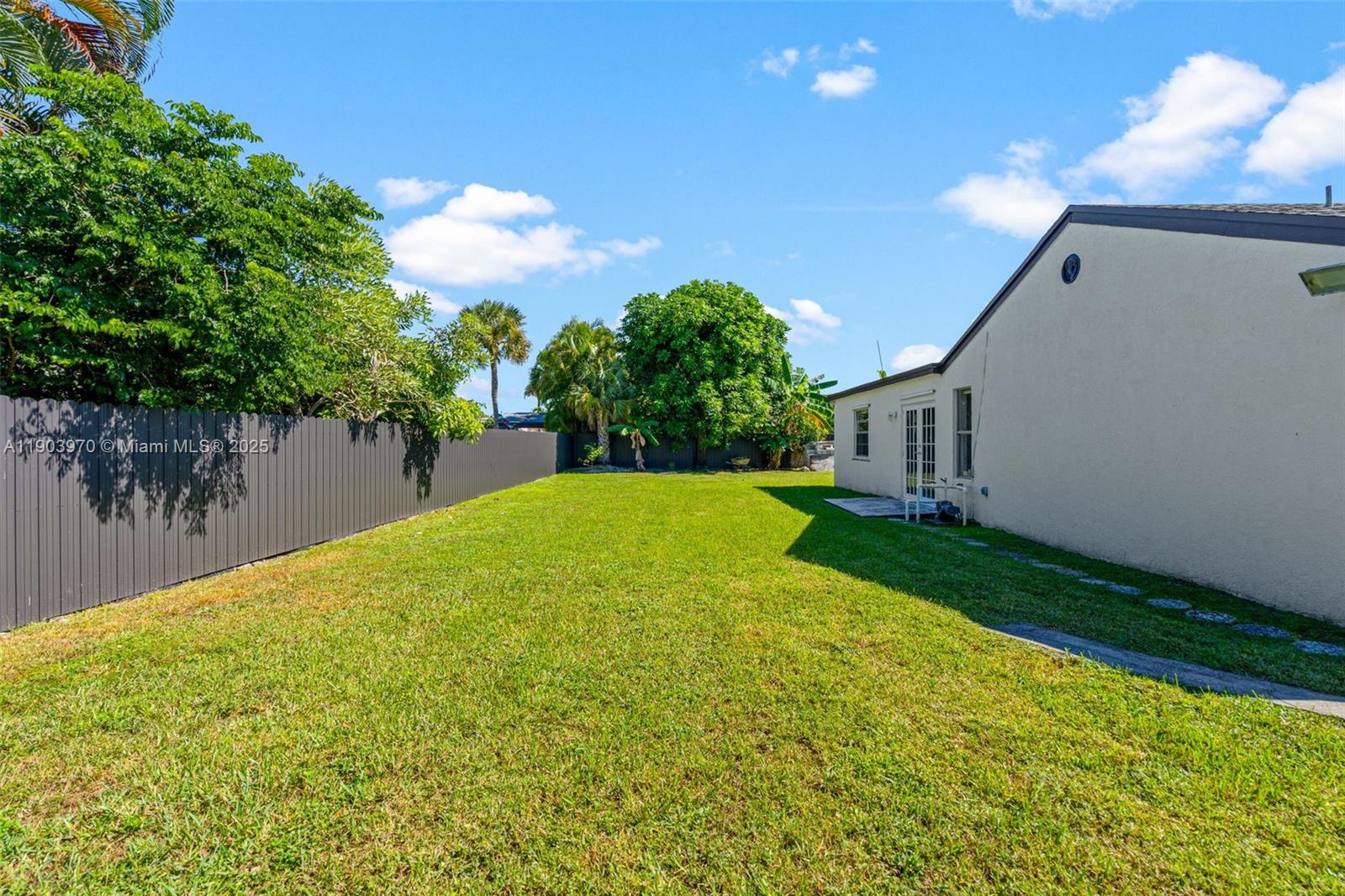 WEITZER SHAUNA MEADOWS SE - Residential