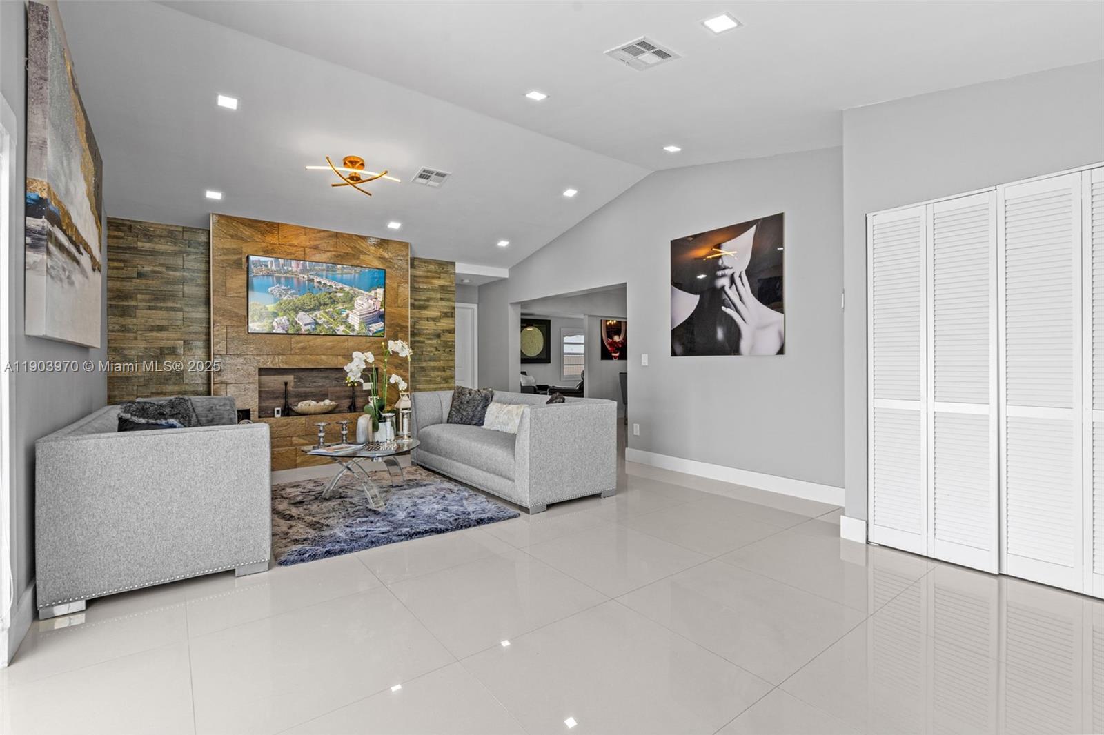 WEITZER SHAUNA MEADOWS SE - Residential