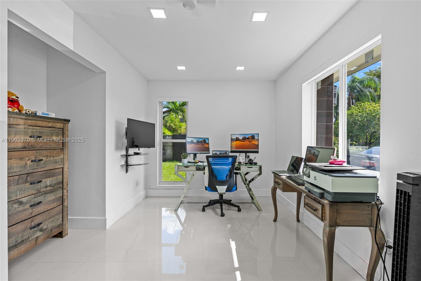 WEITZER SHAUNA MEADOWS SE - Residential